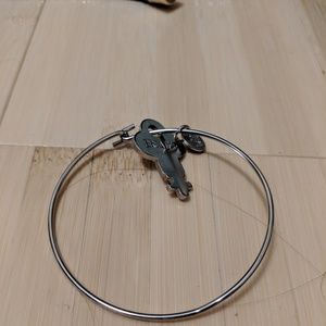 Giving Key Breathe Bracelet